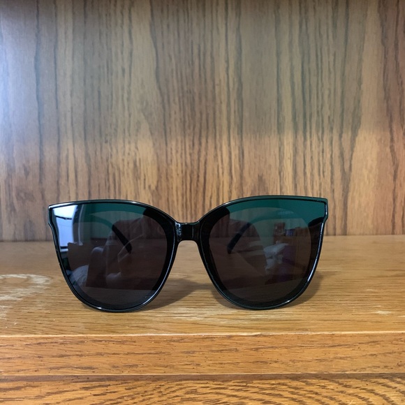 Black Cat Eye Sunglasses - Picture 3 of 10